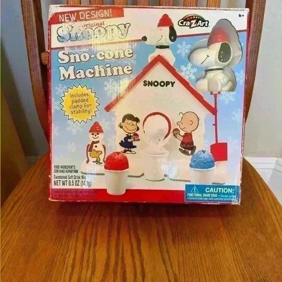 Peanuts Snoopy Sno-Cone Machine Kids Snow Maker Toy Ice Shavings, Red, White - Picture 8 of 8